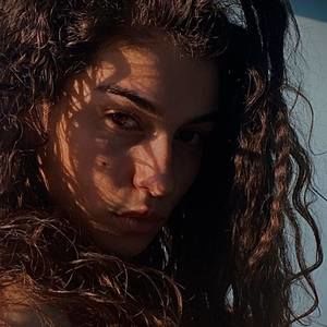 Meet your Posher, Adèle-francesca